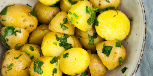 Beitragsbild des Blogbeitrags Buttery Parsley Potatoes 