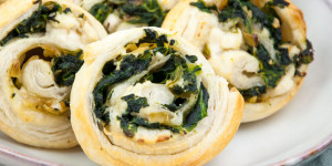 Beitragsbild des Blogbeitrags Vegan Spinach Pinwheels 