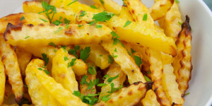 Beitragsbild des Blogbeitrags Homemade Crinkle Cut Fries 