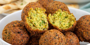Beitragsbild des Blogbeitrags Crispy Fried Falafel