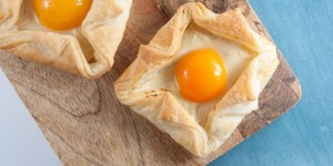 Beitragsbild des Blogbeitrags Fruity Egg Baskets (vegan)