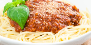 Beitragsbild des Blogbeitrags Vegan Spaghetti Bolognese (TVP)
