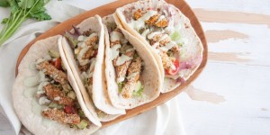 Beitragsbild des Blogbeitrags Vegan Chicken Tacos with a Cilantro Coconut Sauce 