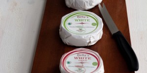 Beitragsbild des Blogbeitrags Veganer Camembert aus Österreich 