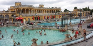 Beitragsbild des Blogbeitrags A not so ordinary day at the Spa – Széchenyi Bath in Budapest