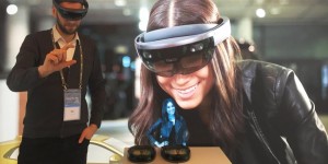 Beitragsbild des Blogbeitrags Microsoft Device Day: Hololens, Windows Mixed Reality und Co. – Angespielt 