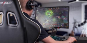 Beitragsbild des Blogbeitrags Ergonomisches Gaming – Spielen ohne Rückenschmerzen