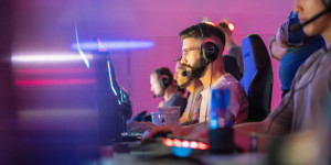 Beitragsbild des Blogbeitrags A1 präsentiert die Neuauflage der E-Sports-Studie Österreichs 
