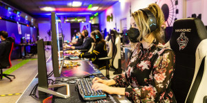 Beitragsbild des Blogbeitrags E-Sport Pop Up Hub in Wien wiedereröffnet