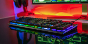 Beitragsbild des Blogbeitrags SureFire präsentiert vier neue Keyboards