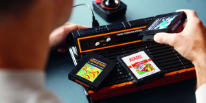 Beitragsbild des Blogbeitrags Videospiel-Spaß mit dem LEGO Atari® 2600 Set 