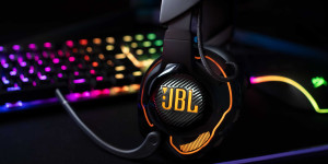 Beitragsbild des Blogbeitrags Punktgenaue Präzision mit dem JBL Quantum 910 Wireless Headset