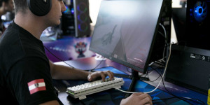 Beitragsbild des Blogbeitrags Red Bull For The Win – Tiroler qualifiziert sich für E-Sports Finale