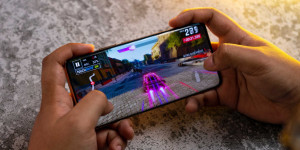 Beitragsbild des Blogbeitrags Mobil spielen – diese Anforderungen sollten Smartphones erfüllen
