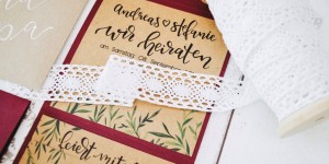 Beitragsbild des Blogbeitrags Hochzeitseinladungen im Vintagestil