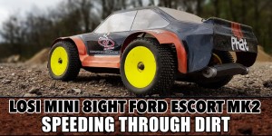 Beitragsbild des Blogbeitrags Losi Mini 8ight speeding through dirt