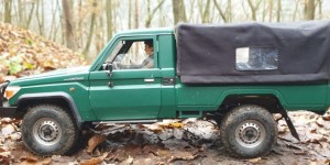 Beitragsbild des Blogbeitrags Boom Racing BRX-01 Toyota LC70 – Autumn Morning Run