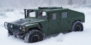 Beitragsbild des Blogbeitrags 1/10 RC Humvee – The journey through the snowy valley 