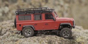 Beitragsbild des Blogbeitrags 1:32 Micro RC Land Rover Defender D90 – The Big Tiny Adventure 