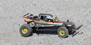 Beitragsbild des Blogbeitrags Tamiya Grasshopper Black Edition – Fast and dusty 