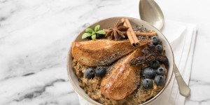 Beitragsbild des Blogbeitrags Breakfast for Winners – cremige Haferflocken mit Birne