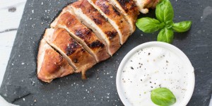 Beitragsbild des Blogbeitrags Für Abwechslung am Grill: Fruchtige Pflaumen-Grillmarinade