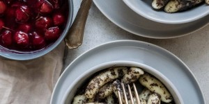 Beitragsbild des Blogbeitrags Mohnnudeln mit Weichselkompott