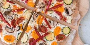 Beitragsbild des Blogbeitrags Pizza mit Sommer-Gemüse