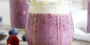 Beitragsbild des Blogbeitrags Heidelbeeren-Chia-Pudding zum Frühstück 