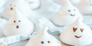 Beitragsbild des Blogbeitrags Halloween-Geister aus Baiser – Süßes oder Saures