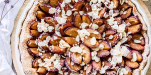 Beitragsbild des Blogbeitrags Schneller und einfacher Zwetschkenkuchen