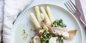 Beitragsbild des Blogbeitrags Schnelles leichtes Spargel Rezept