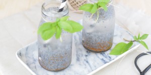 Beitragsbild des Blogbeitrags Erfrischender Drink mit Basilikum Samen 