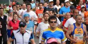 Beitragsbild des Blogbeitrags 3 Kilos weniger und du läufst den Marathon in...