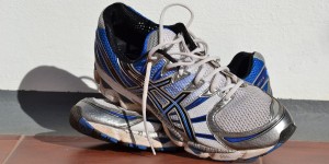 Beitragsbild des Blogbeitrags Mythos 24: Laufschuhe müssen gut gedämpft sein