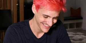 Beitragsbild des Blogbeitrags Bekannter Twitch-Star weigert sich mit weiblichen Mitspielern zu streamen! 