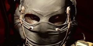 Beitragsbild des Blogbeitrags Modern Warfare Cosplayer kreiert ein fantastisches Nikto-Outfit