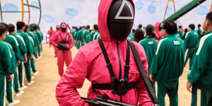 Beitragsbild des Blogbeitrags Gewerkschaft in Südkorea protestierte in Squid Game-Kostümen
