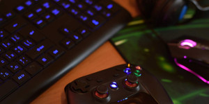 Beitragsbild des Blogbeitrags NFT-Hype in der Spielewelt: Sind NFTs die Zukunft des Gamings? 