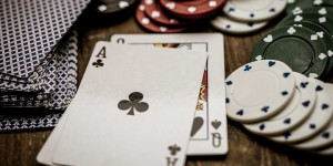 Beitragsbild des Blogbeitrags Alt trifft auf Neu: Mit Poker zum besseren Videogamer werden