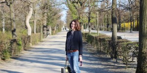 Beitragsbild des Blogbeitrags SOAKING UP THE SUN {IN RIPPED JEANS AND FISHNET TIGHTS}