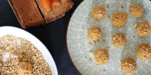 Beitragsbild des Blogbeitrags KAROTTEN-ERDNUSS ENERGY BITES {DER GESUNDE SNACK FÜR STRESSIGE MOMENTE}