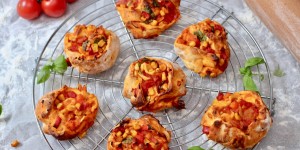 Beitragsbild des Blogbeitrags VEGANE PIZZA SCHNECKEN 