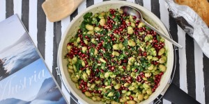 Beitragsbild des Blogbeitrags LAUWARMER BOHNENSALAT MIT KRÄUTERPESTO 