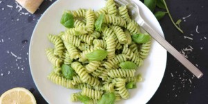 Beitragsbild des Blogbeitrags APPETIT AUF SOMMER - PASTA MIT SALSA VERDE  