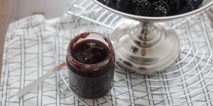 Beitragsbild des Blogbeitrags BROMBEERMARMELADE A LA MAMA 