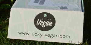 Beitragsbild des Blogbeitrags Unboxing: Lucky Vegan Überraschungsbox Klein September 2016: 