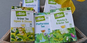 Beitragsbild des Blogbeitrags [Review] – dmBio Tee und Schokolade: 