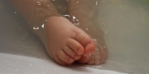 Beitragsbild des Blogbeitrags [Review] – HiPP Babysanft Pflegebad: 
