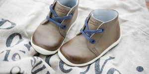 Beitragsbild des Blogbeitrags Superfit Schuhe + Tipps für Kinderfüße: 